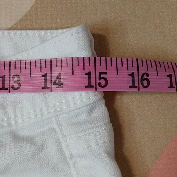 The Limited skinny ankle zipper jeans. Size 4 - Picture 8 of 10